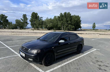 Седан Opel Astra 2006 в Черкасах