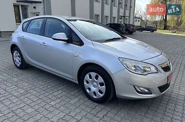 Хэтчбек Opel Astra 2010 в 