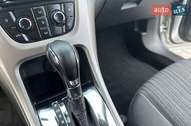 Хэтчбек Opel Astra 2010 в 