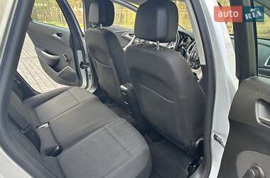 Хэтчбек Opel Astra 2010 в 