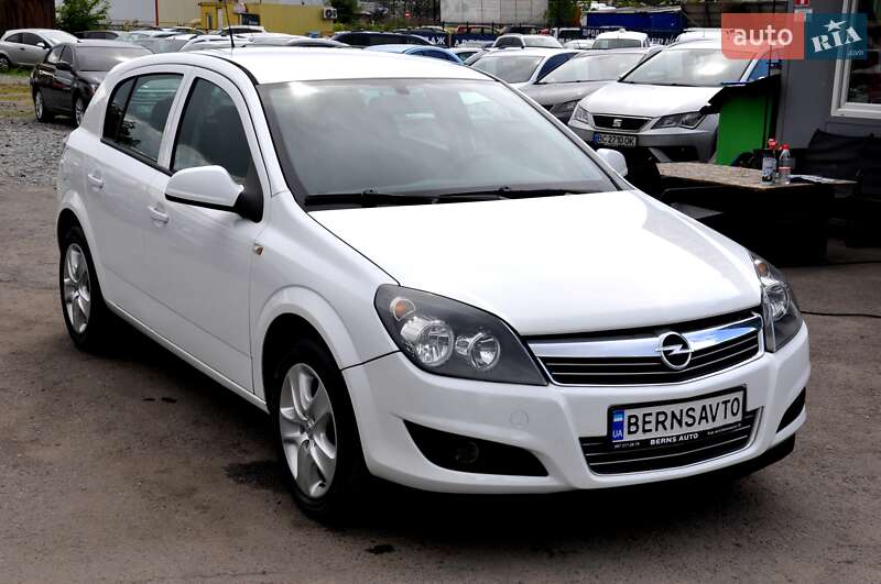Opel Astra 2013