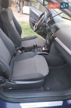 Универсал Opel Astra 2010 в 