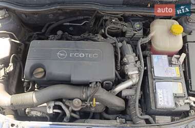 Универсал Opel Astra 2010 в 