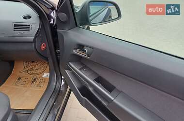 Хетчбек Opel Astra 2009 в 