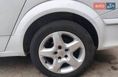 Універсал Opel Astra 2010 в 