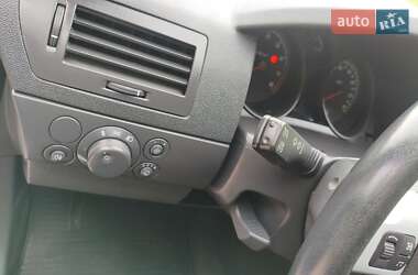 Універсал Opel Astra 2010 в 