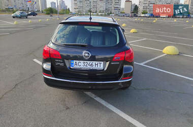 Універсал Opel Astra 2014 в 