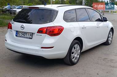 Универсал Opel Astra 2012 в 