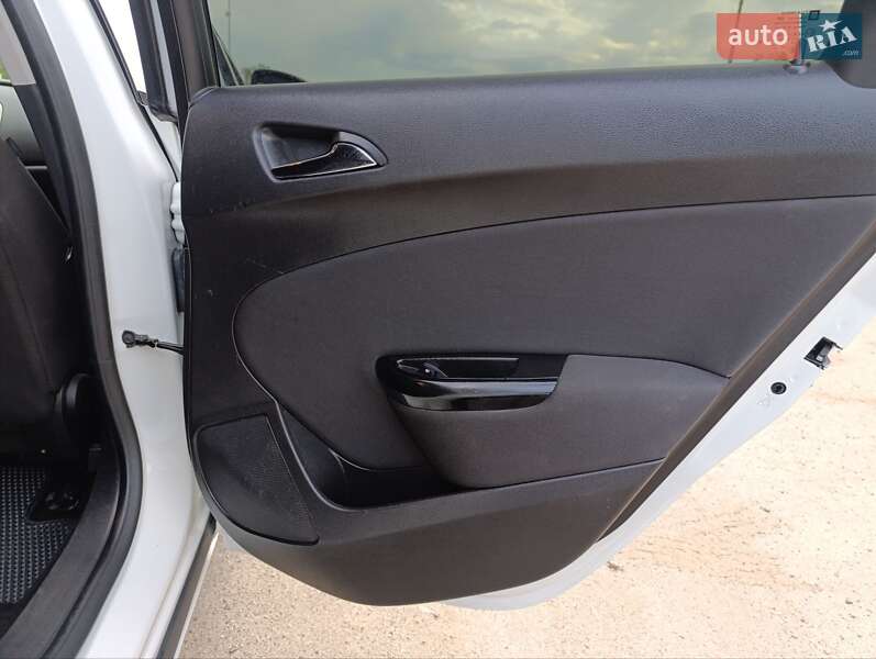 Универсал Opel Astra 2012 в Хмельницком