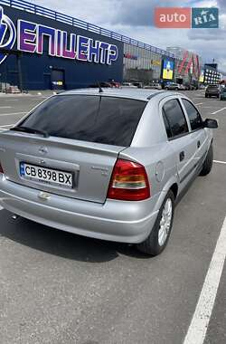 Хэтчбек Opel Astra 2002 в 