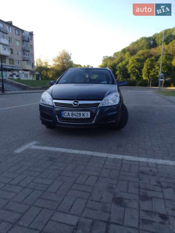 Универсал Opel Astra 2009 в Каневе