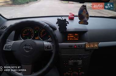 Универсал Opel Astra 2006 в 