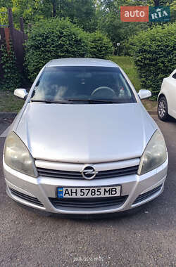 Хетчбек Opel Astra 2005 в Хирові