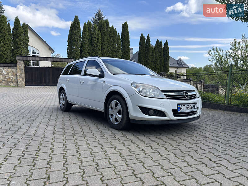 Универсал Opel Astra 2010 в 
