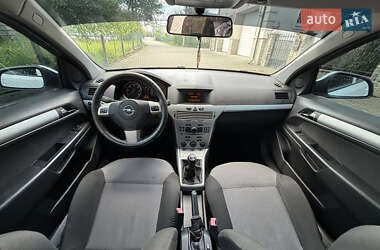 Универсал Opel Astra 2010 в 
