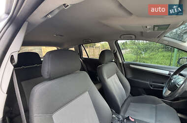 Универсал Opel Astra 2010 в 
