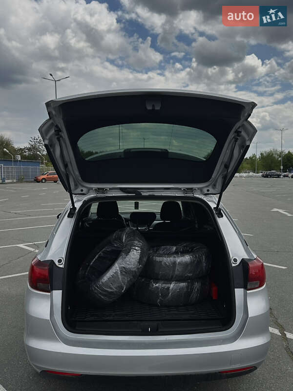 Универсал Opel Astra 2017 в Днепре
