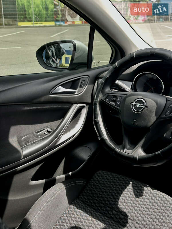 Универсал Opel Astra 2017 в Днепре