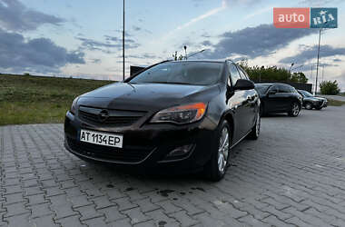 Универсал Opel Astra 2011 в 