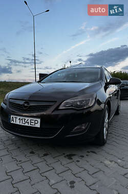 Универсал Opel Astra 2011 в 