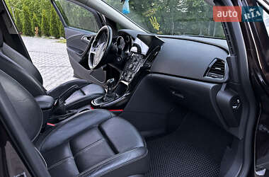 Универсал Opel Astra 2011 в 