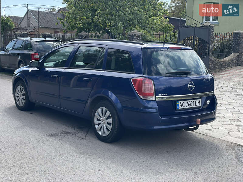 Універсал Opel Astra 2006 в Луцьку