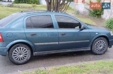 Хетчбек Opel Astra 2001 в 
