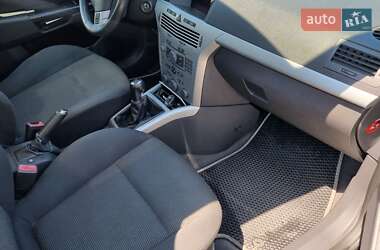 Хетчбек Opel Astra 2008 в 