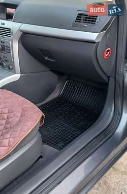 Универсал Opel Astra 2009 в 