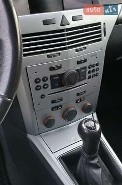 Универсал Opel Astra 2009 в 