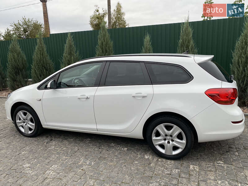 Opel Astra 2011