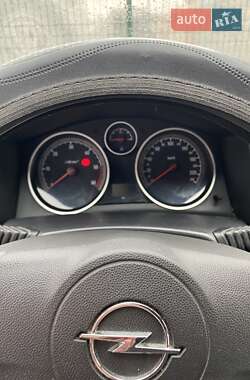 Хэтчбек Opel Astra 2006 в 