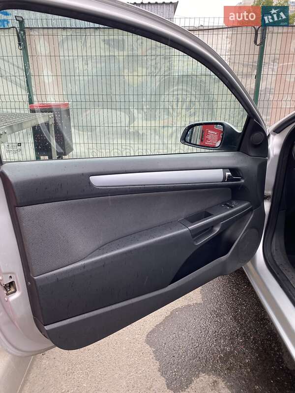 Хэтчбек Opel Astra 2006 в Киеве