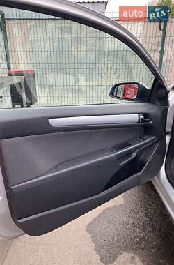 Хэтчбек Opel Astra 2006 в 
