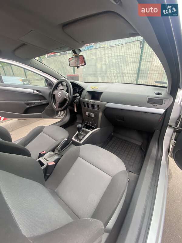 Хэтчбек Opel Astra 2006 в Киеве