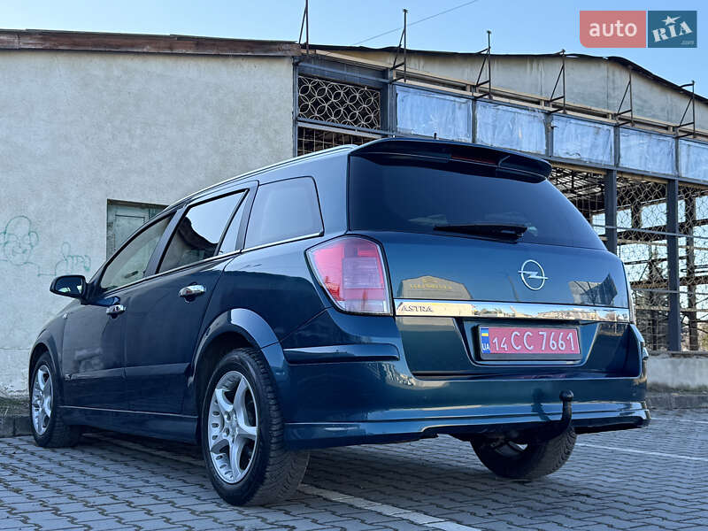 Універсал Opel Astra 2008 в Дрогобичі