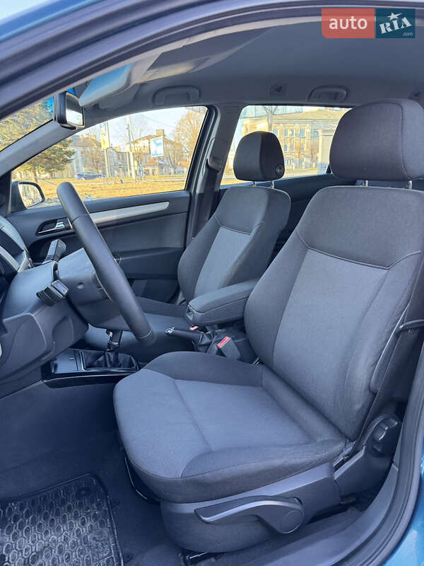 Універсал Opel Astra 2008 в Дрогобичі