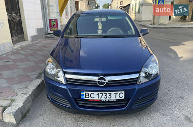 Хетчбек Opel Astra 2004 в 
