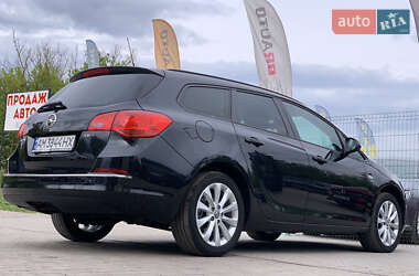 Универсал Opel Astra 2013 в 