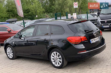 Универсал Opel Astra 2013 в 