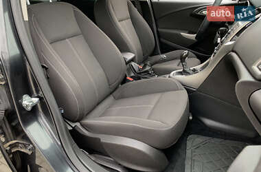 Универсал Opel Astra 2013 в 