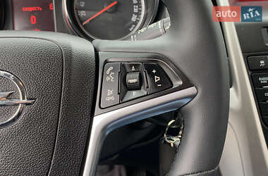 Универсал Opel Astra 2013 в 