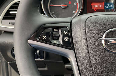 Универсал Opel Astra 2013 в 