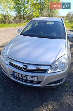 Універсал Opel Astra 2008 в Дніпрі