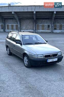 Универсал Opel Astra 1996 в 