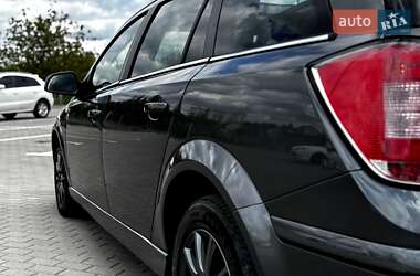 Универсал Opel Astra 2010 в 