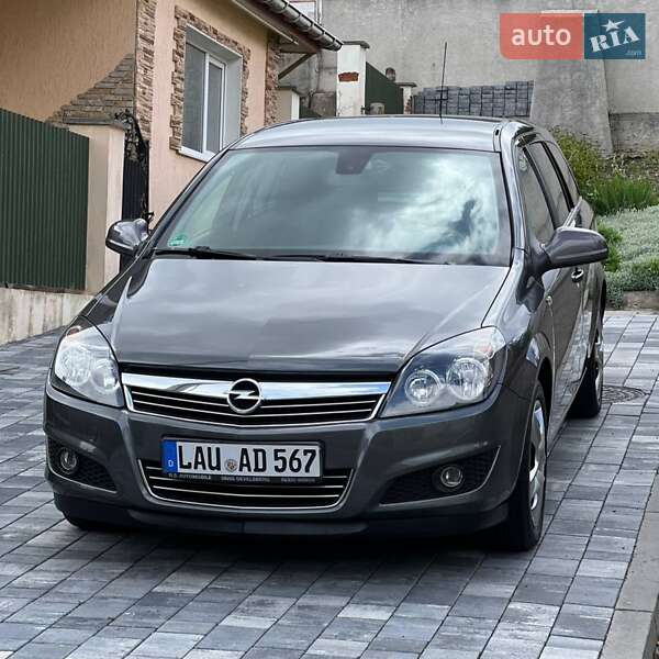 Універсал Opel Astra 2010 в Хмельницькому