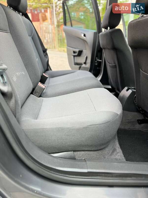 Універсал Opel Astra 2010 в Хмельницькому