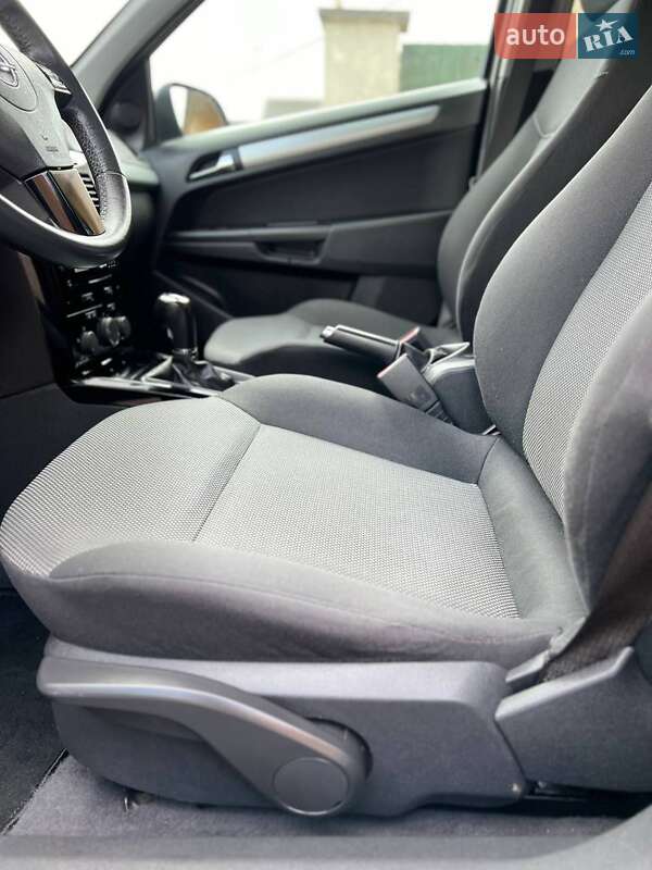 Універсал Opel Astra 2010 в Хмельницькому