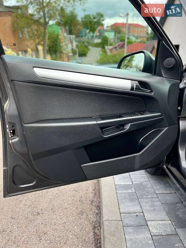Універсал Opel Astra 2010 в Хмельницькому